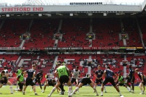  Old Trafford bị báo động vì lý do an ninh